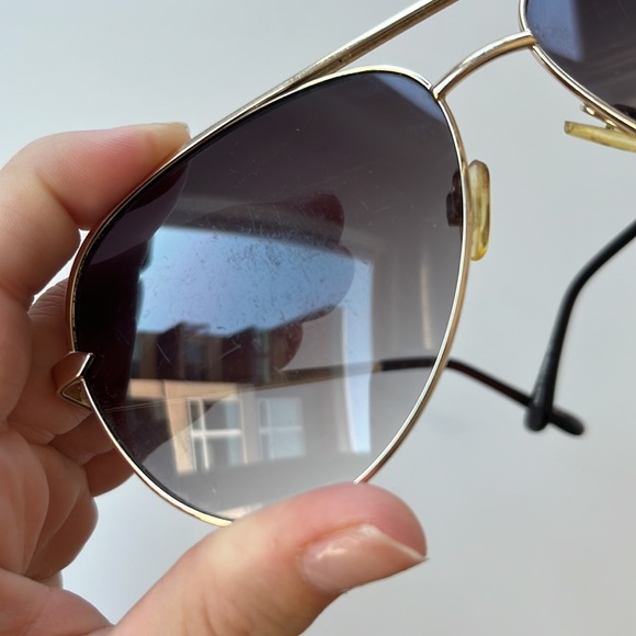 Desi xQuay “high key” sunnies - Picture 4 of 4